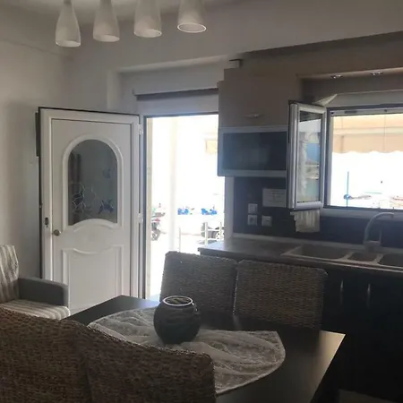 Kima Stegna Sea View 公寓